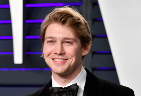 Joe Alwyn / Bio data / personal life / net worth 2020 / - TheAdTraffic