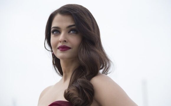 Aishwarya Rai Bachchan Net Worth 2021 – Car, Salary, Awards, Bio